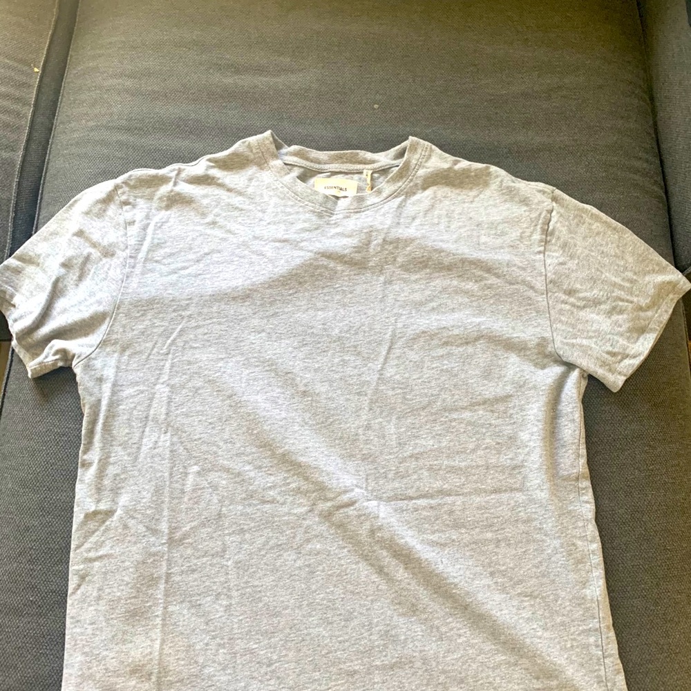 Fear of God essentials tee size M